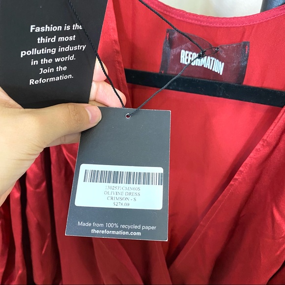 ❗️SOLD❗️Reformation Olivine MaxiSilk Dress Crimson - Picture 14 of 16